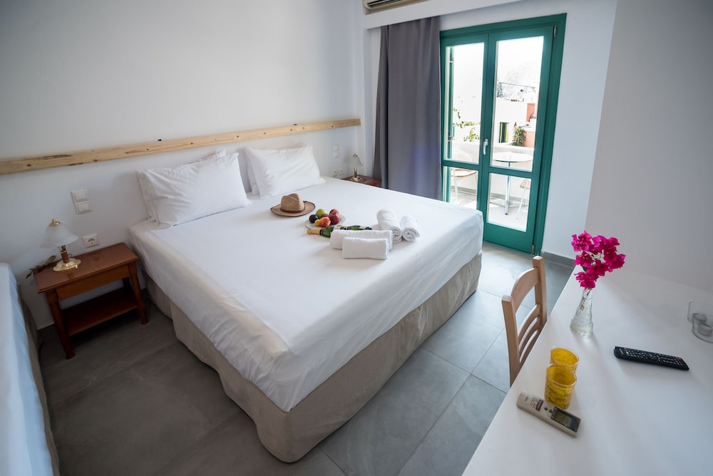 MARY HOTEL(Studios and Apartments) 16/55