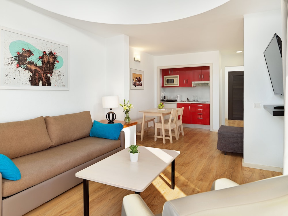 H10 Suites Lanzarote Gardens 43/73