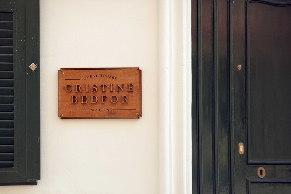 Cristine Bedfor Mahon Boutique Hotel 34/60