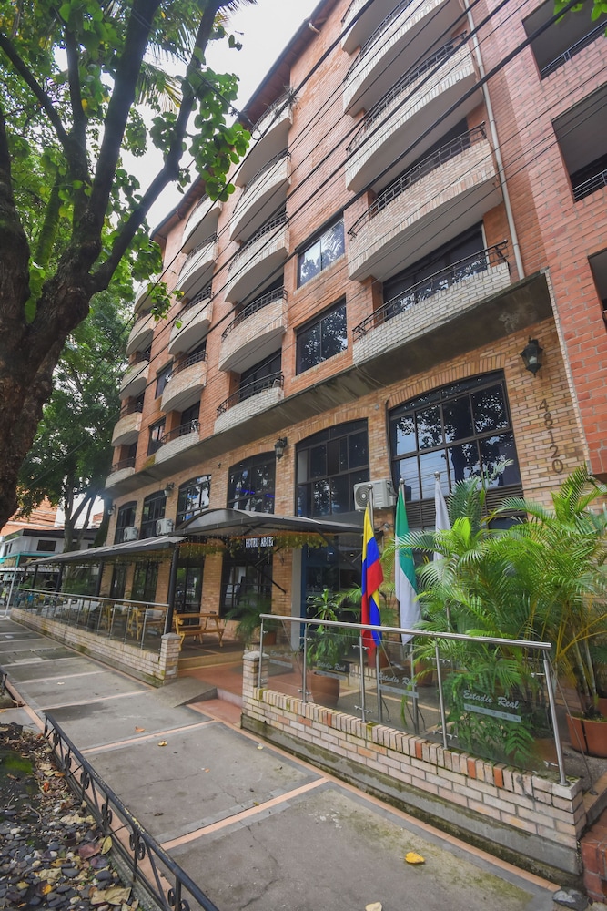 Estadio Real Hotel 4/43