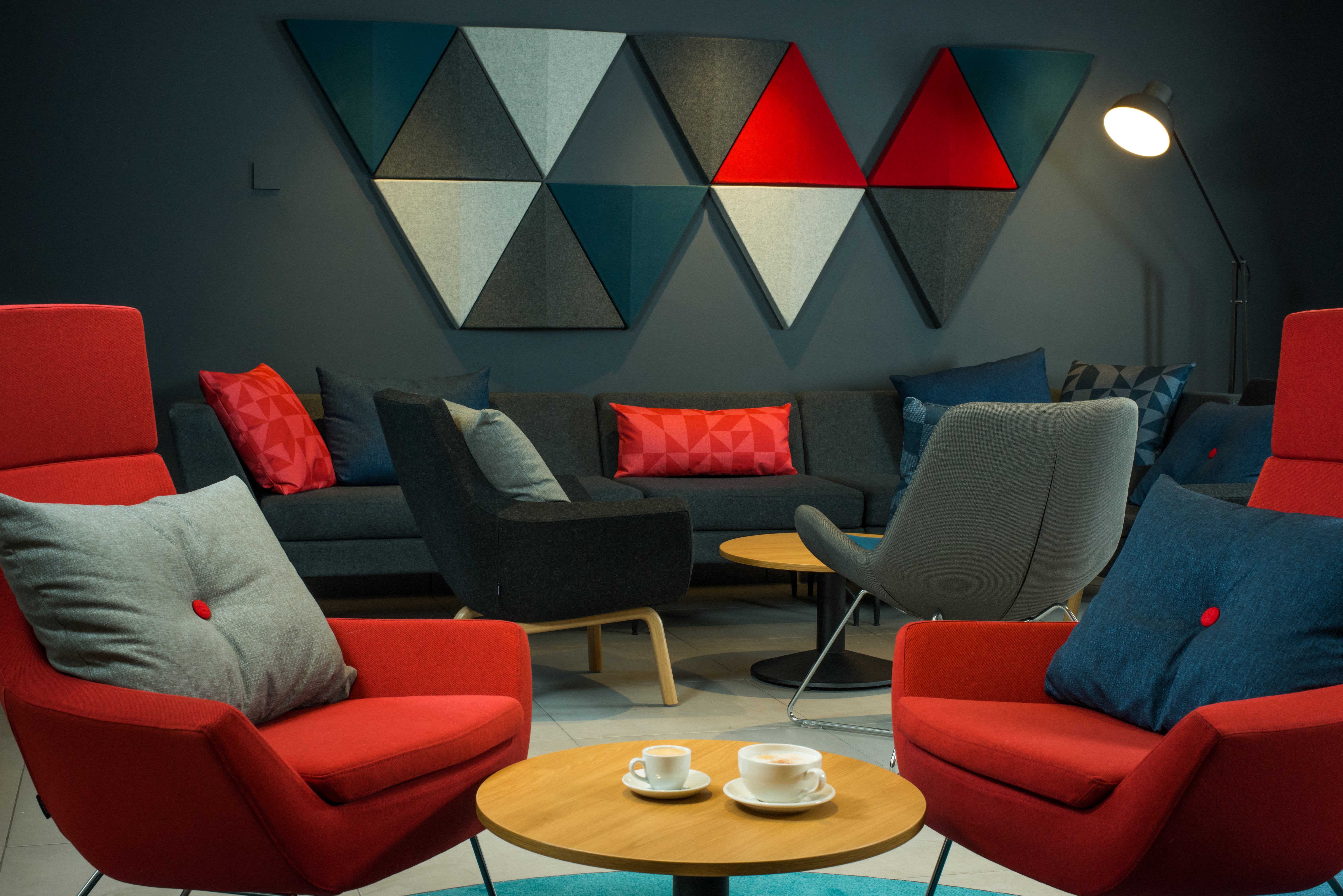 HOLIDAY INN EXPRESS BIRMINGHAM NEC 34/73