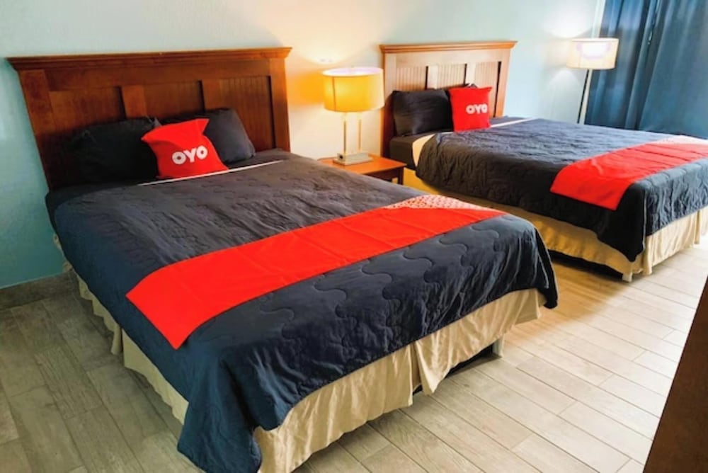 OYO Hotel Dundee By Crystal Lake 11/50
