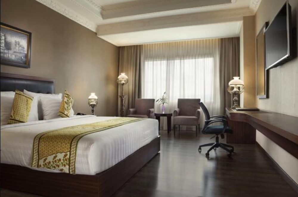 The Rich Jogja Hotel 24/81