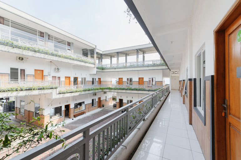 Urbanview Hotel Sky Batu Malang by RedDoorz 5/11