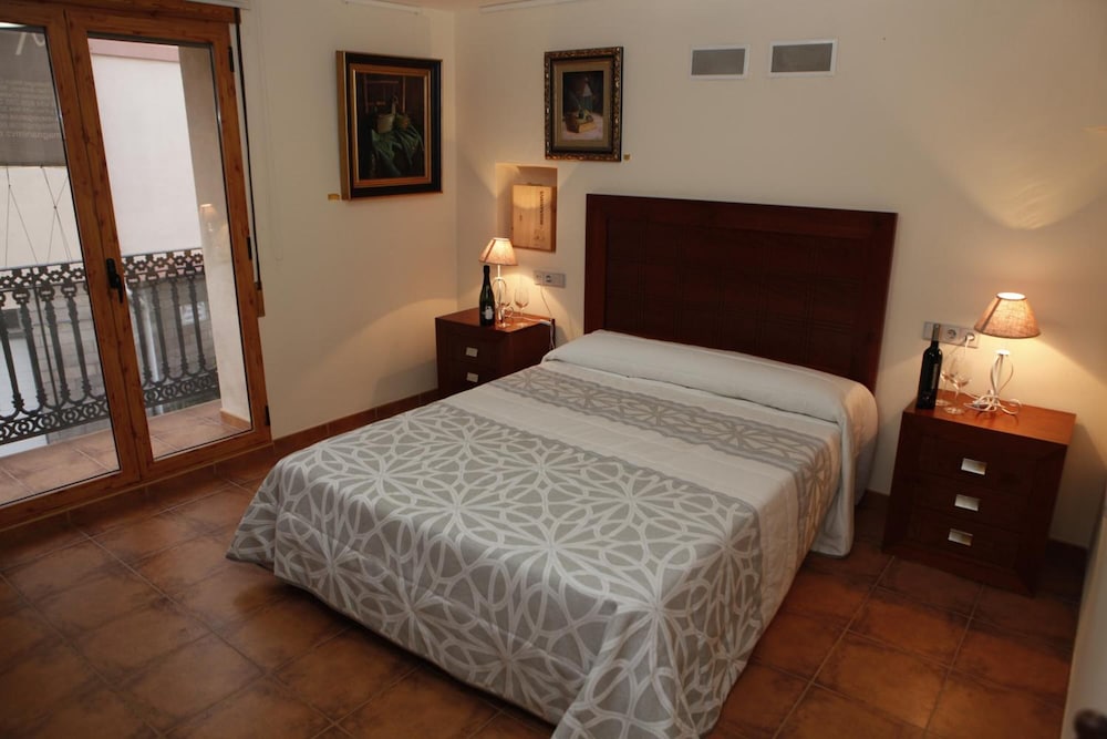 Rural Rooms Magnanimus 6/40