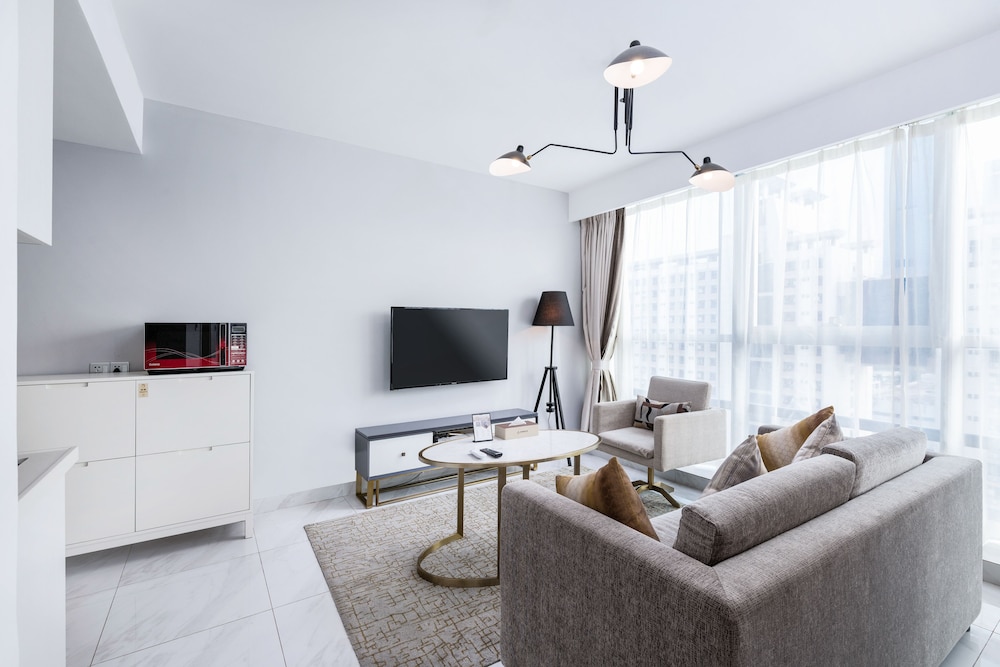 Jinzhonghuan Serviced Apartment 35/50