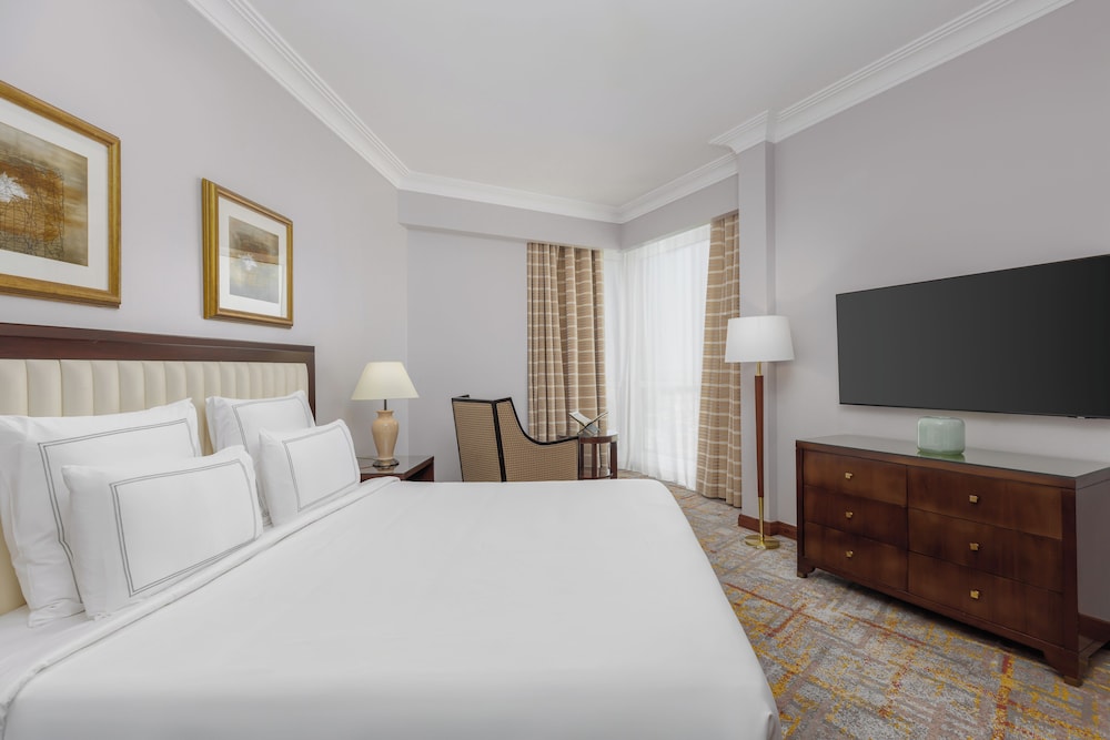 CLASSIC, KING BED, CITY VIEW