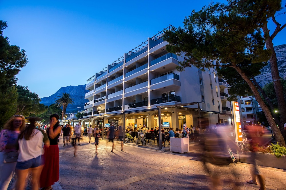 Central Beach 9 6/50
