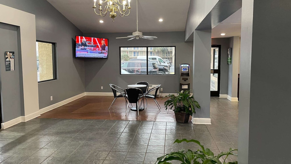 Lobby at Motel6 Pooler, GA - Savannah Airport, POOLER - GA