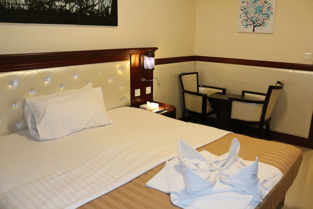 Mariana Hotel 38/50