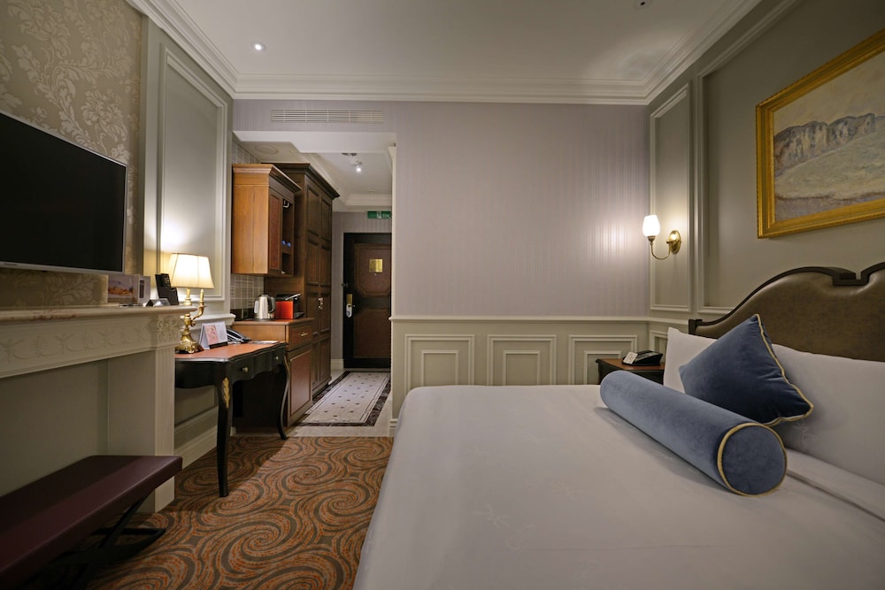 Deluxe, Queen Bed, with Child Extra Bed
