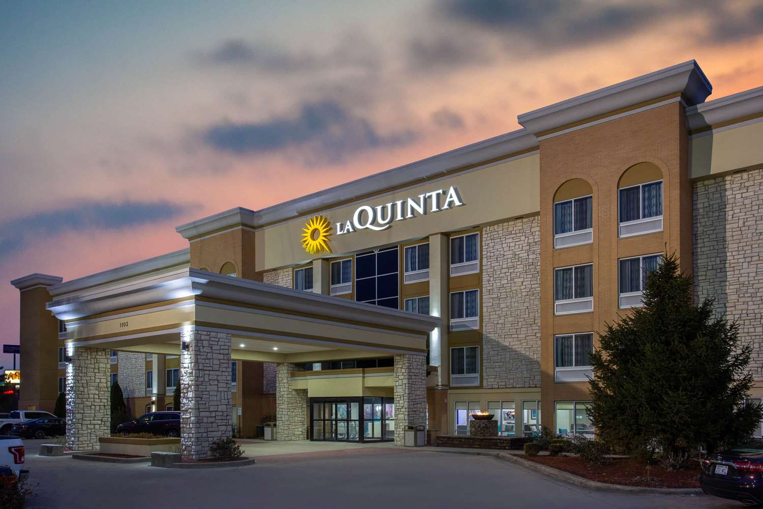 La Quinta Inn & Suites by Wyndham Effingham 1/23