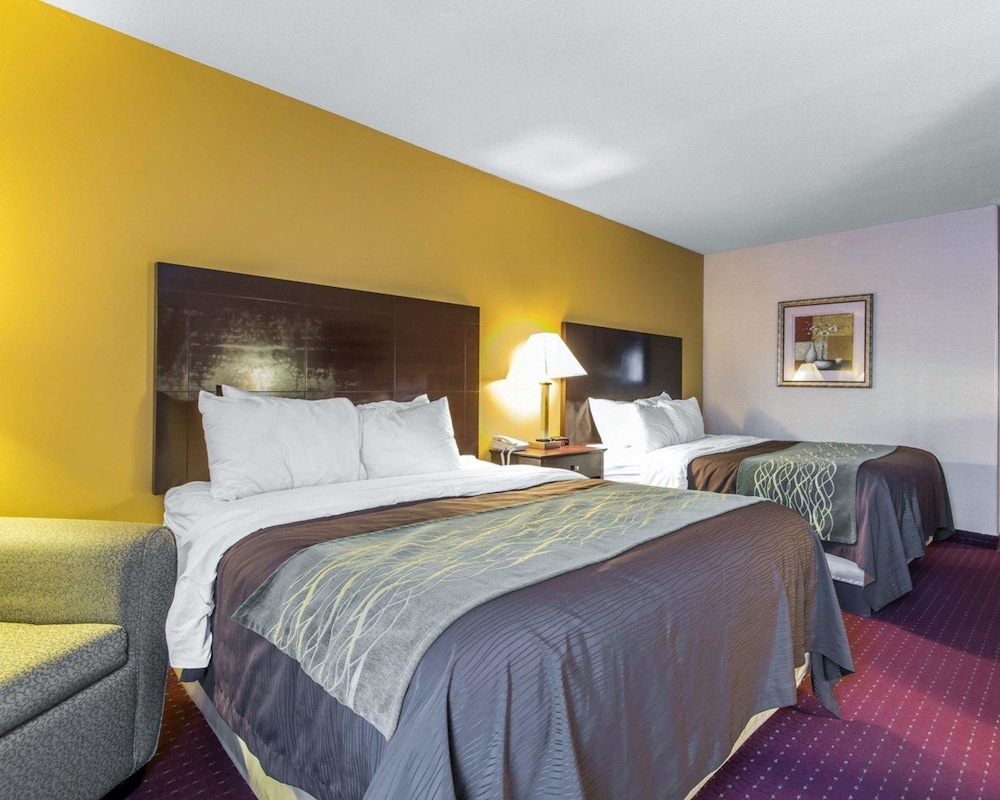 Quality Inn Dry Ridge KY 13/25