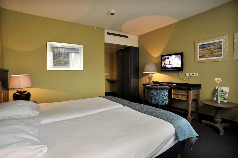 Golden Tulip West Ende 16/73