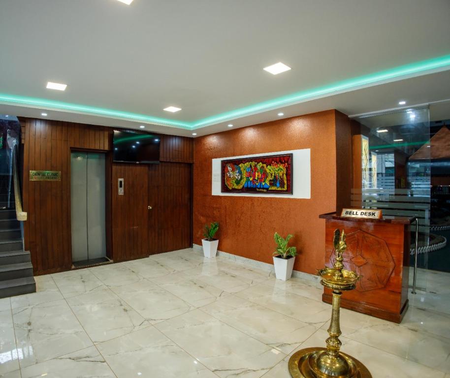 PAULSON PARK HOTEL 8/50
