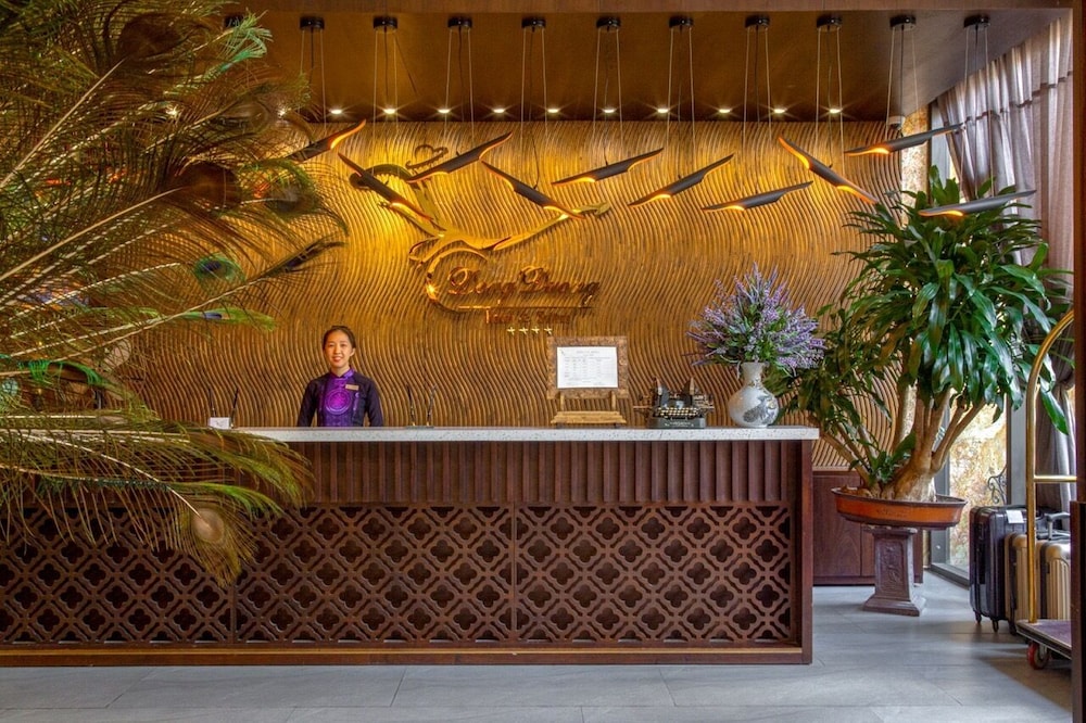 Dong Duong Hotel & Suites 5/50