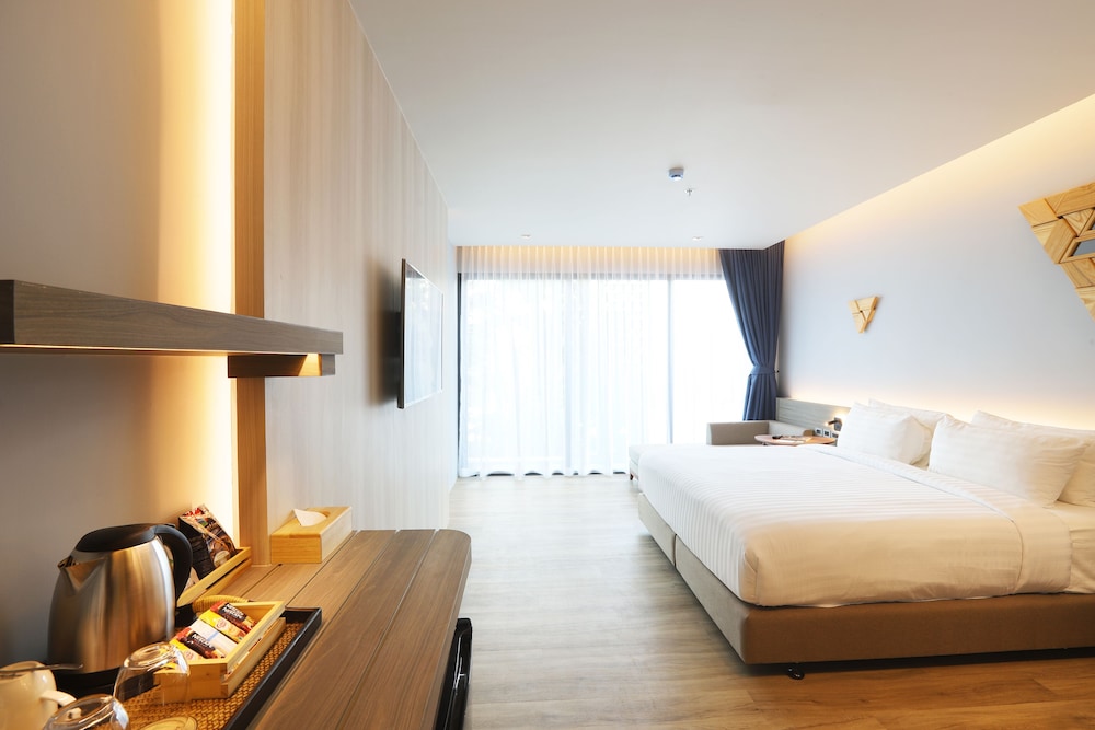 The Signature Hotel Airport 15/50