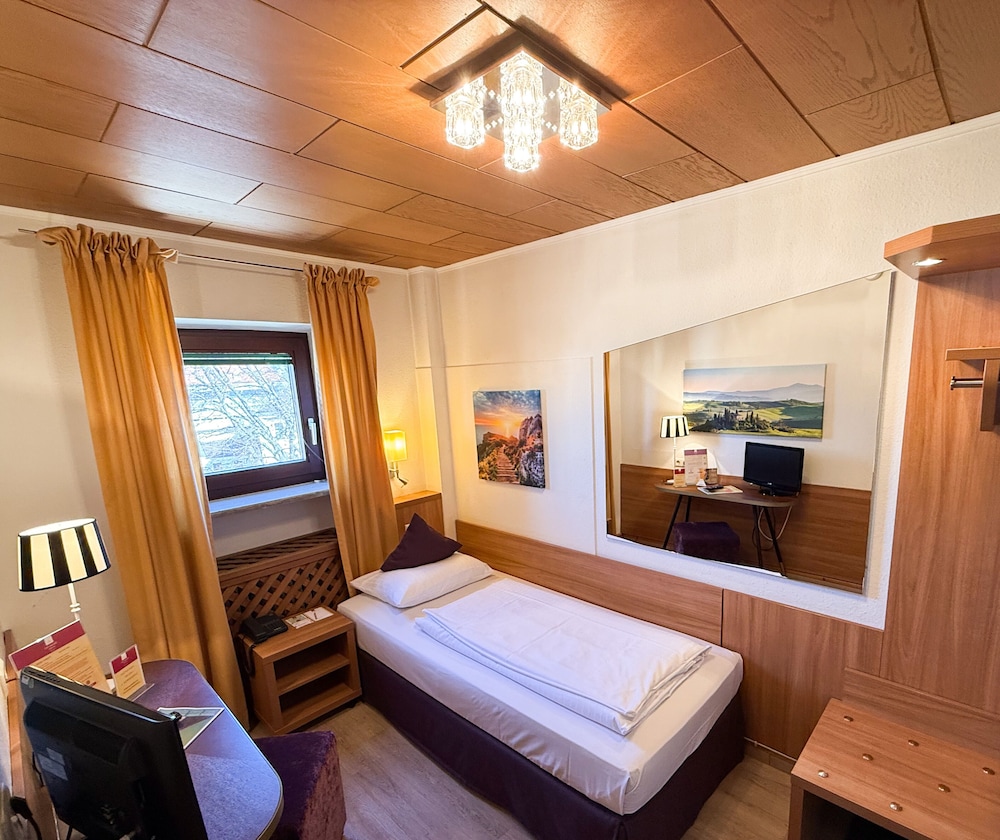 ECONOMY, SINGLE, SINGLE BED