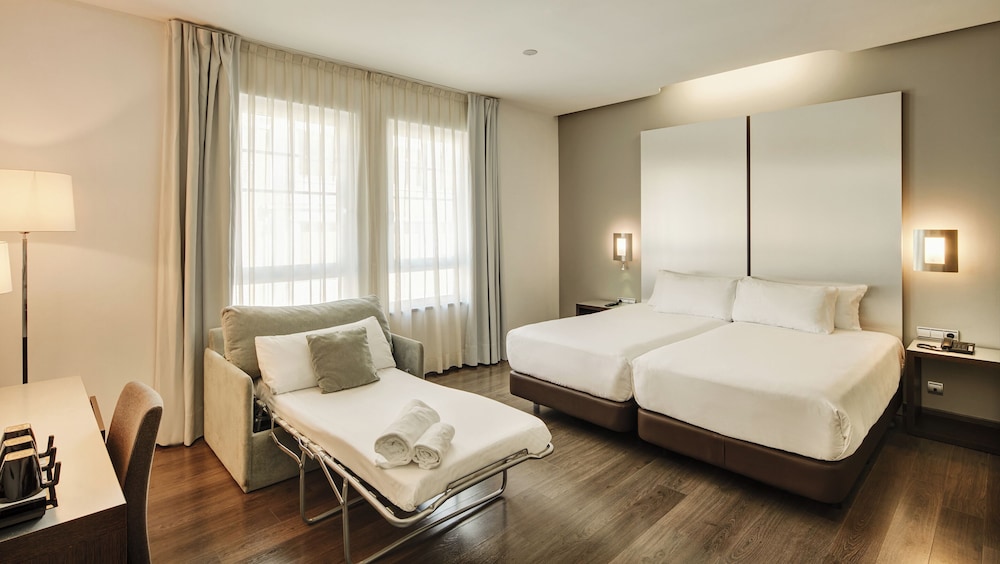 ROOM, TRIPLE