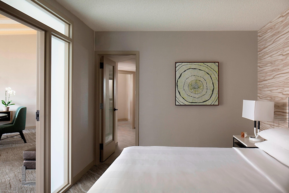 Lincolnshire Marriott Resort 12/66