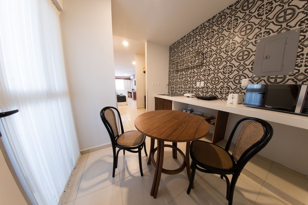 Hotel & Suites Clipperton 60/66