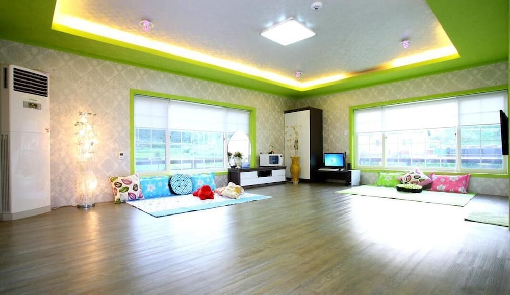Pinky Marine Pension 35/50
