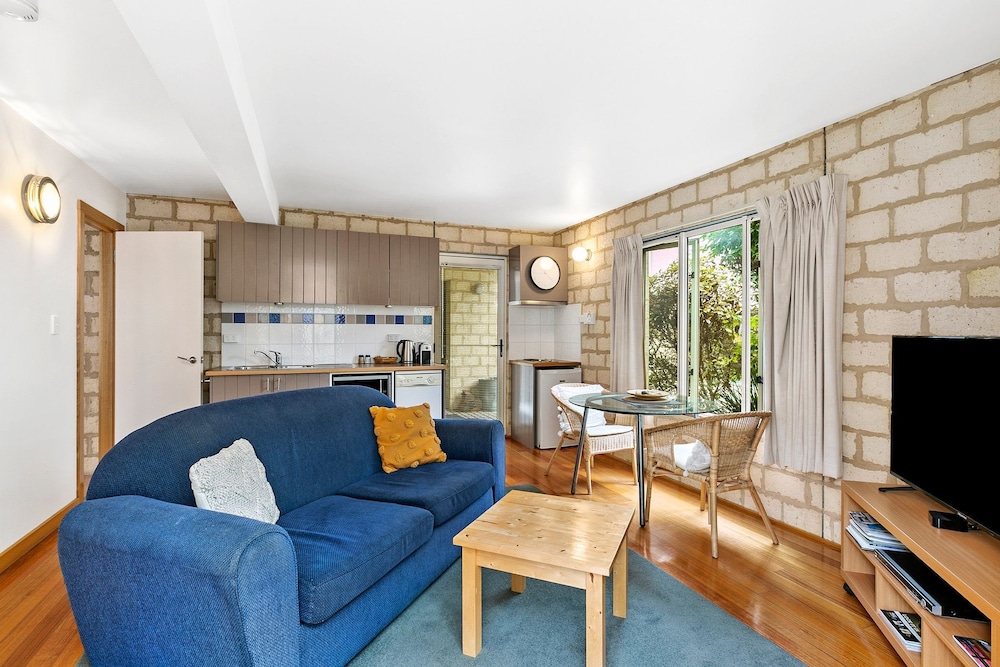 SEAHAVEN VILLAGE 33/68