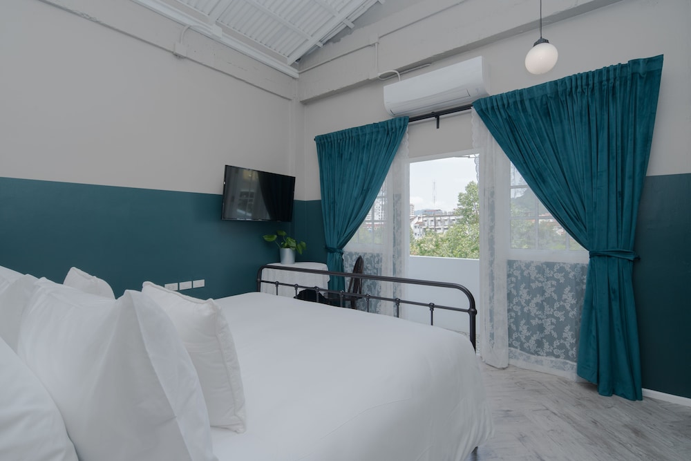 Blu Monkey Boutique Phuket Town 14/50