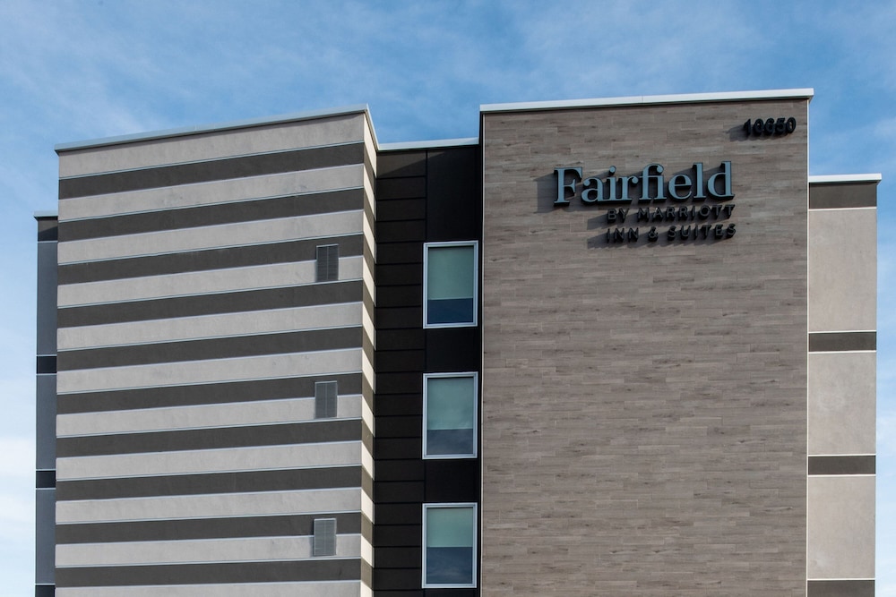 Fairfield Inn & Suites by Marriott Anaheim Los Alamitos 2/46