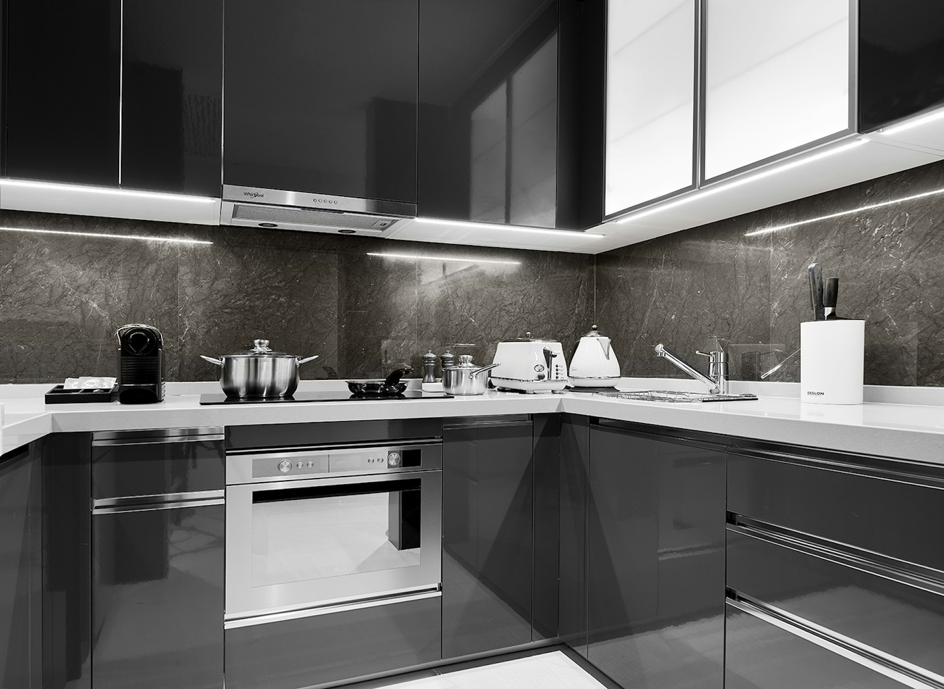 Oakwood Apartments Sanya 24/25