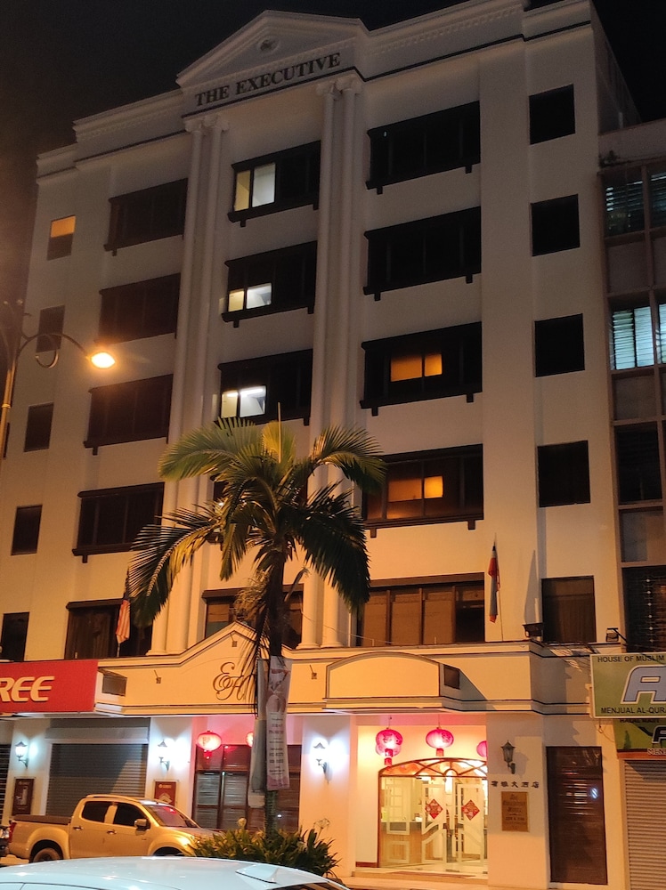 The Executive Hotel 2/25