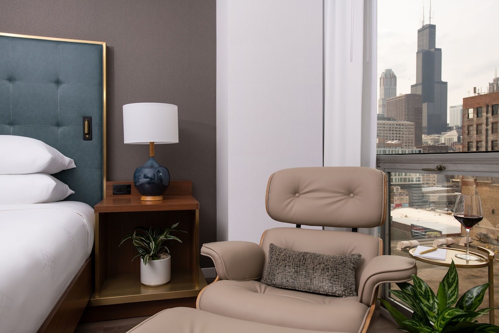 Le Meridien Essex Chicago 36/50