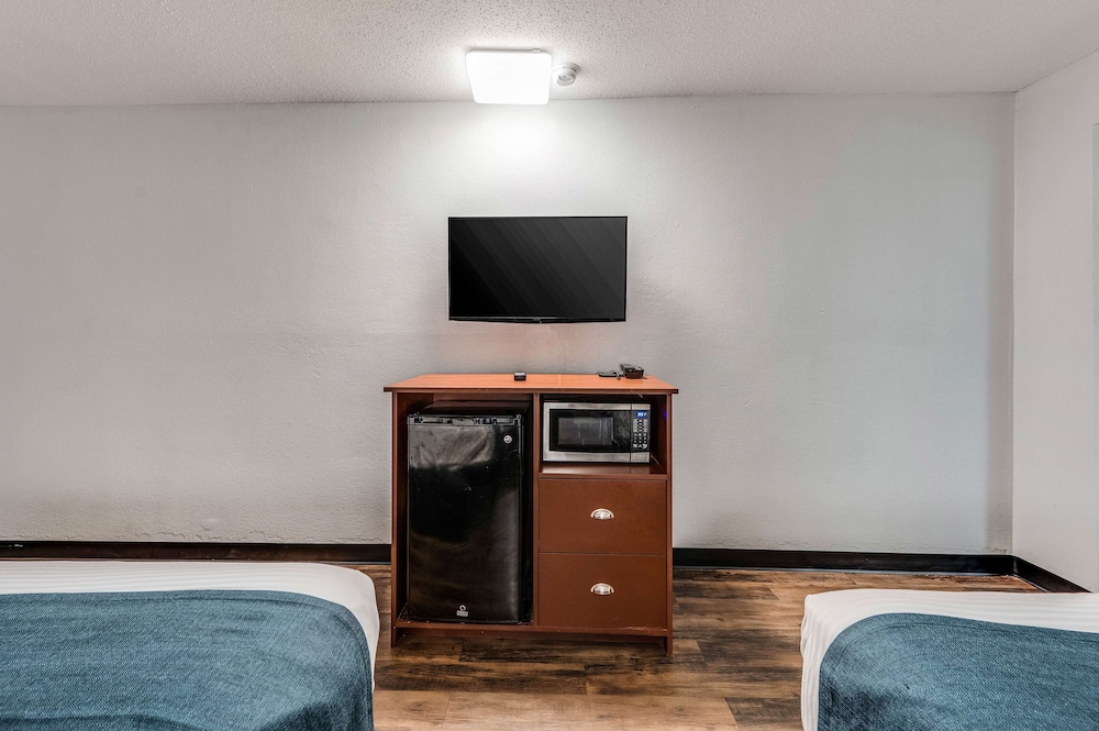 Motel6 Tupelo, MS - Downtown 28/37