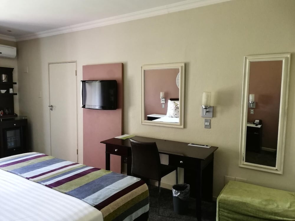 Sabi River Sun Resort 8/44