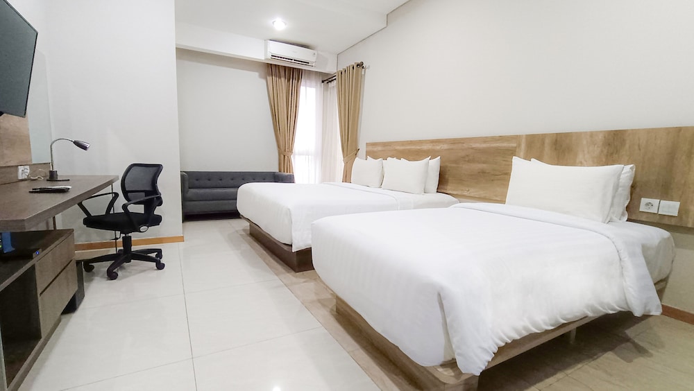 Grande Valore Hotel and Serviced Apartment (ex Oakwood Residence Cikarang) 32/68