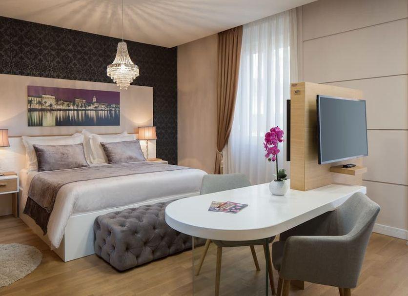 Royal, Suite, King Bed