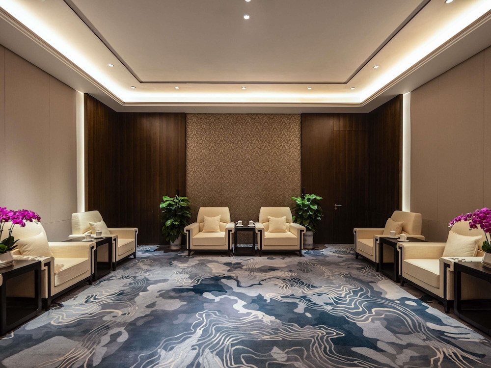 Grand Mercure Yichang Waitan 44/72