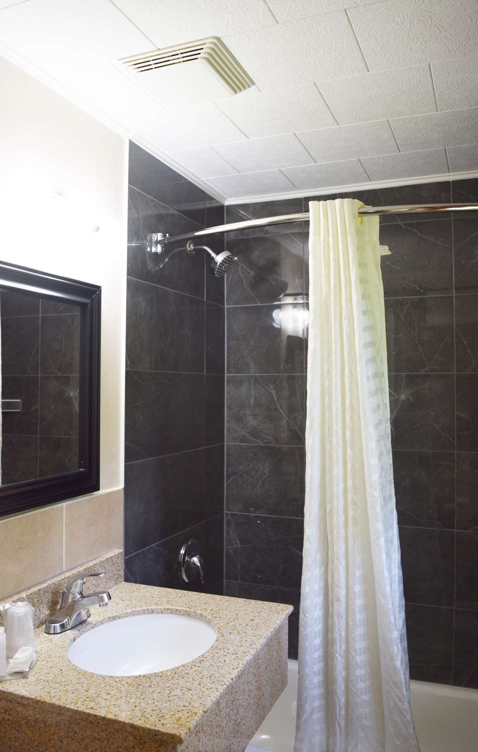غرفة بسريرين مزدوجين، Knights Inn Arnprior 4/5