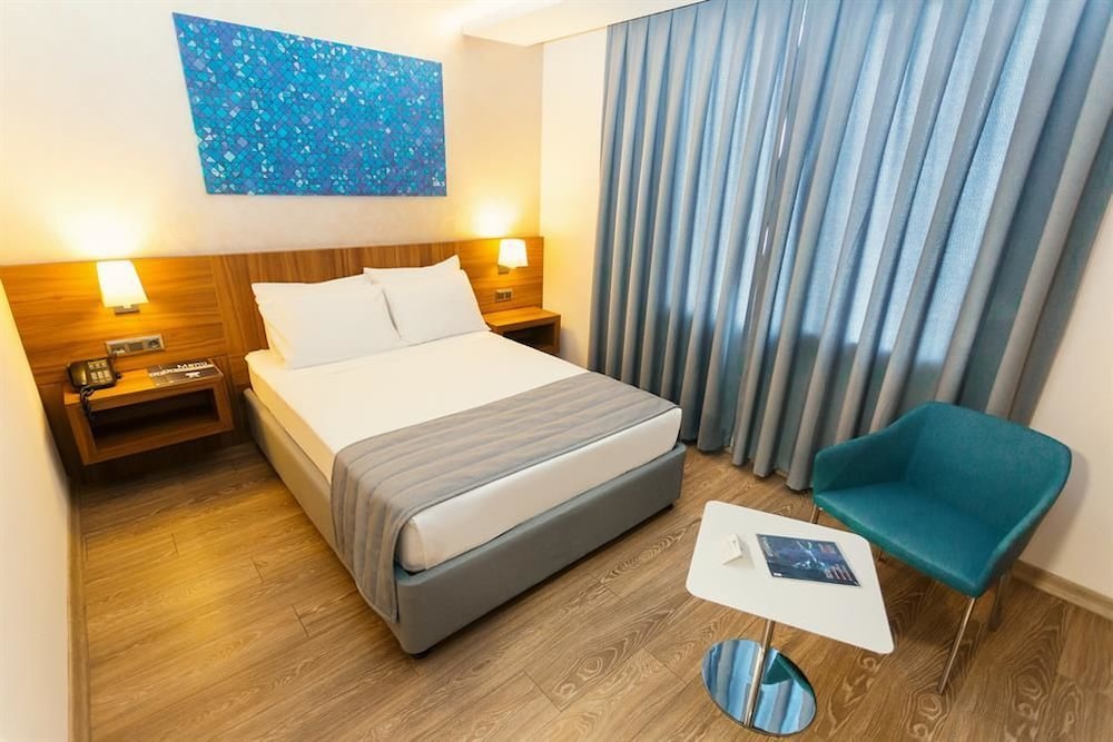 DELUXE, DOUBLE BED