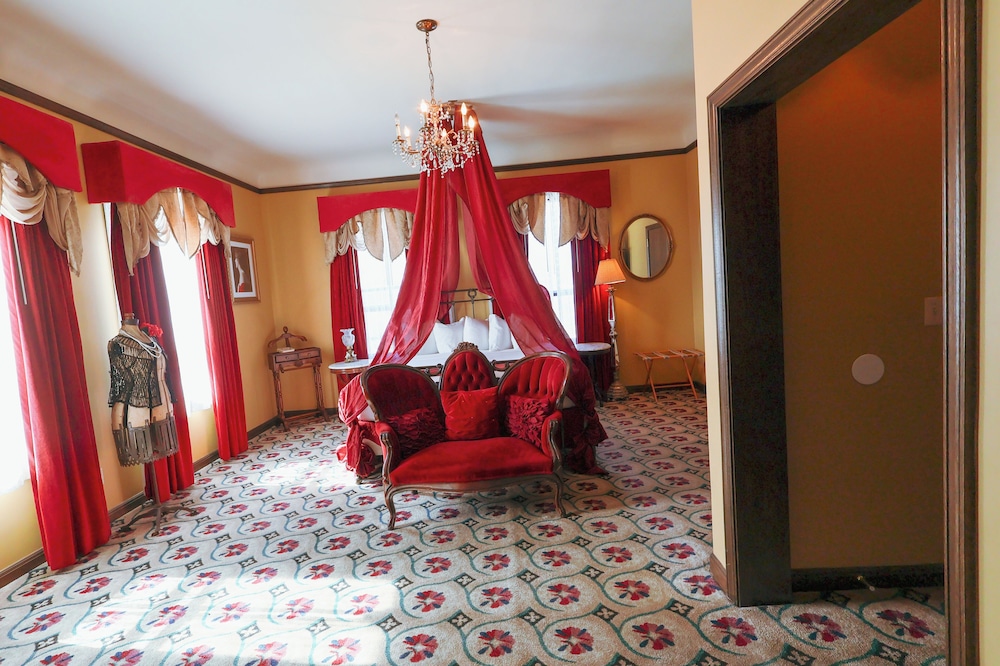 Mizpah Hotel 17/38