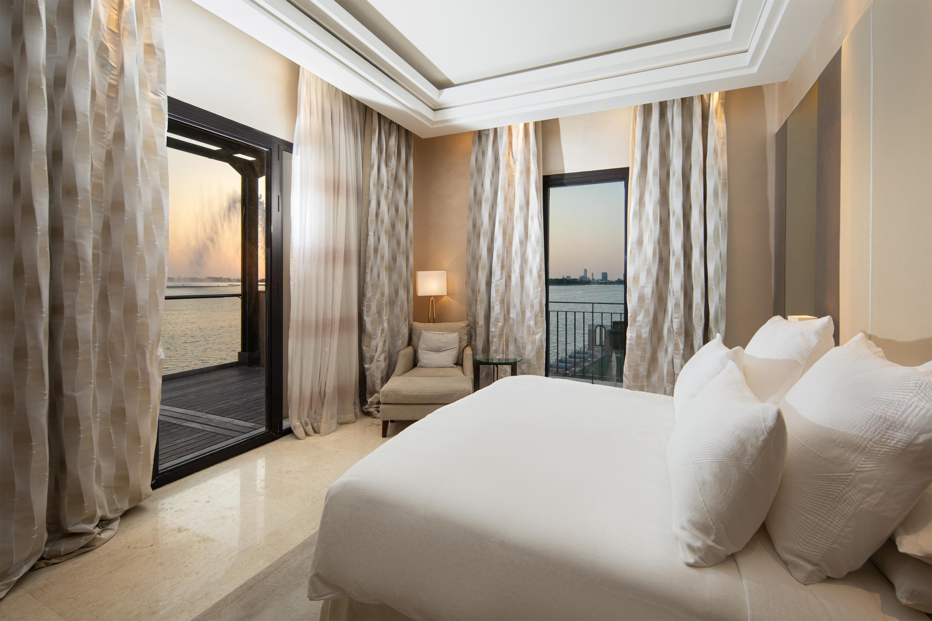 Royal, Suite
