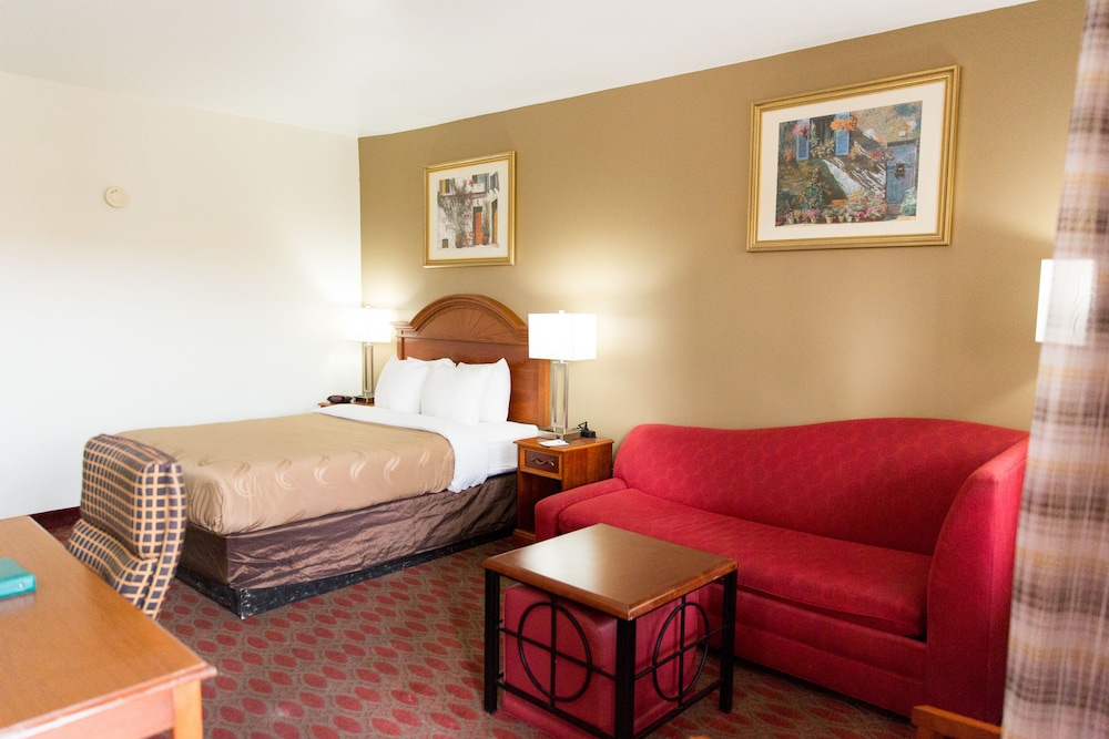 Quality Inn & Suites Goodyear - Phoenix West 18/42