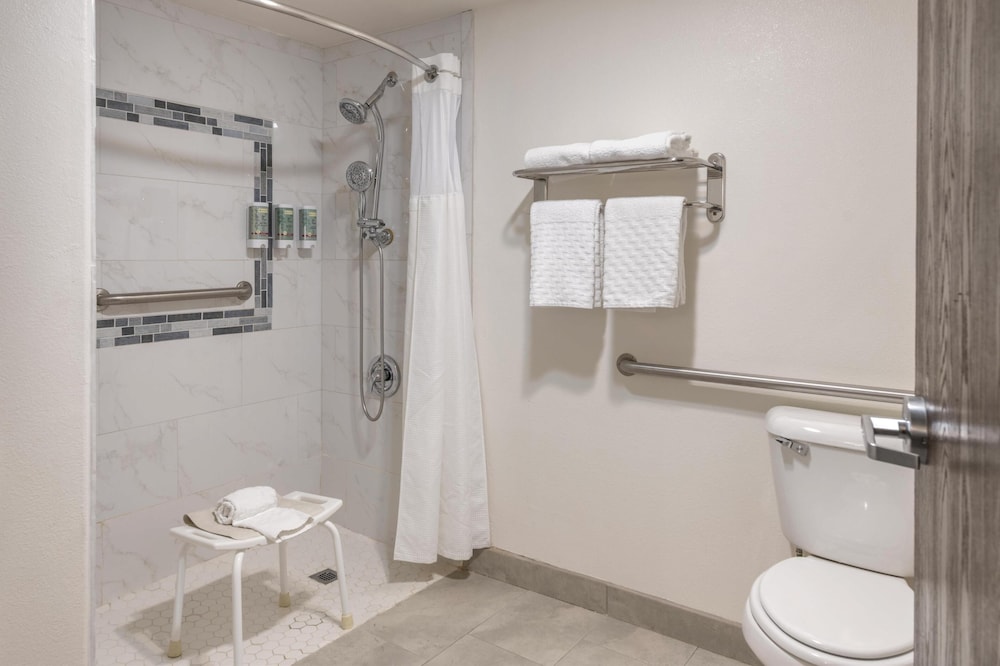 غرفة قياسية بسريرين كوين لذوي الإعاقة، Best Western Pahrump Oasis 3/3