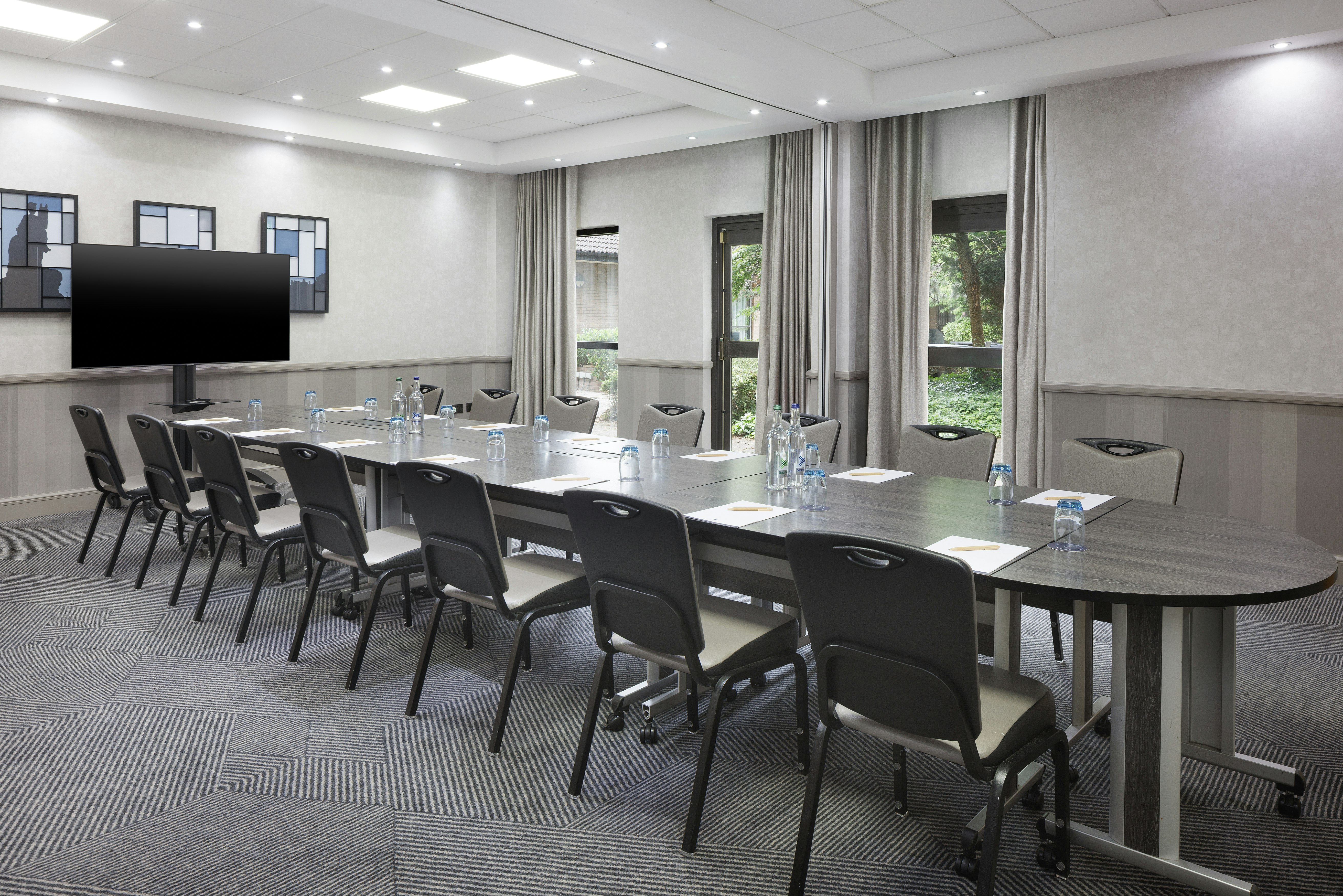 Doubletree By Hilton Edinburgh Airport 73/84