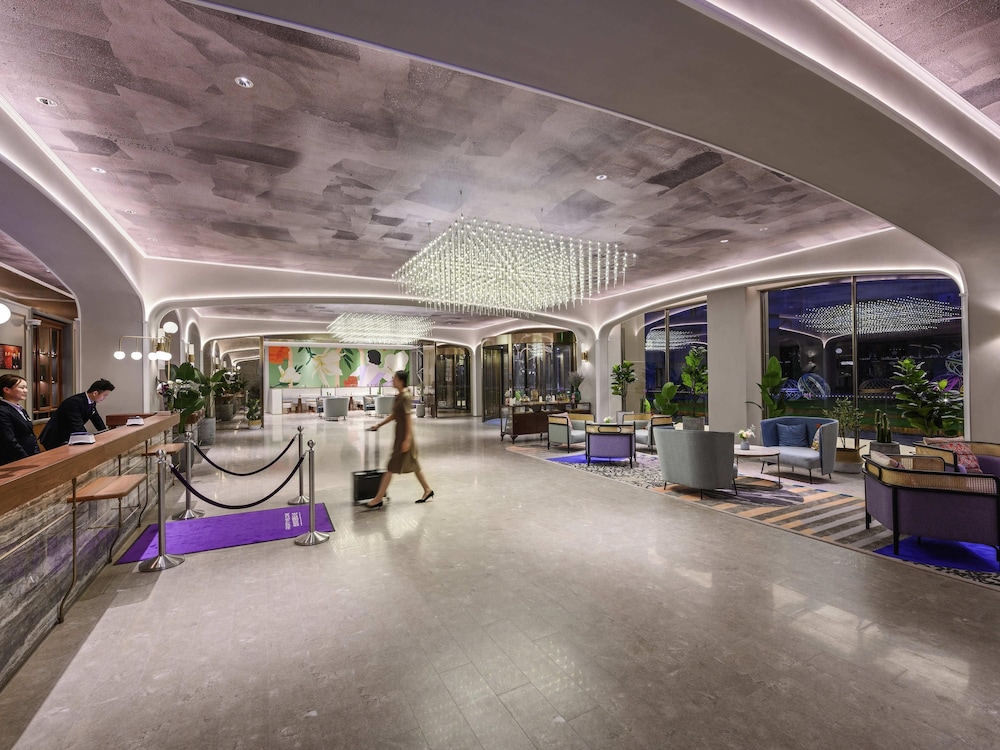Mercure Shanghai Jinqiao 37/48