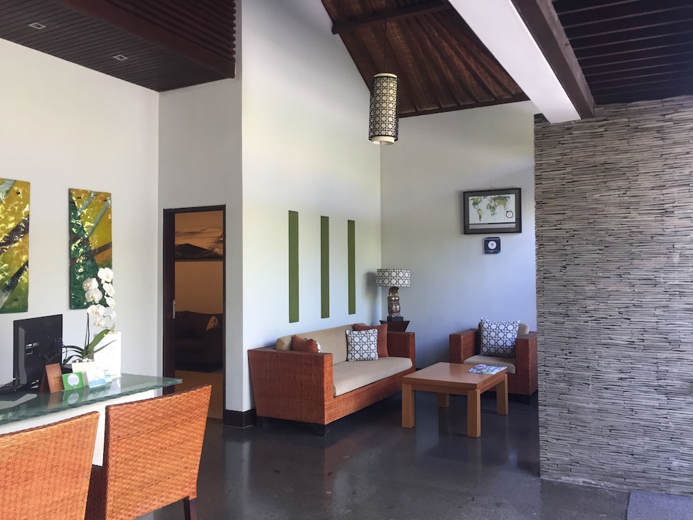 PRADHA VILLAS SEMINYAK 45/63