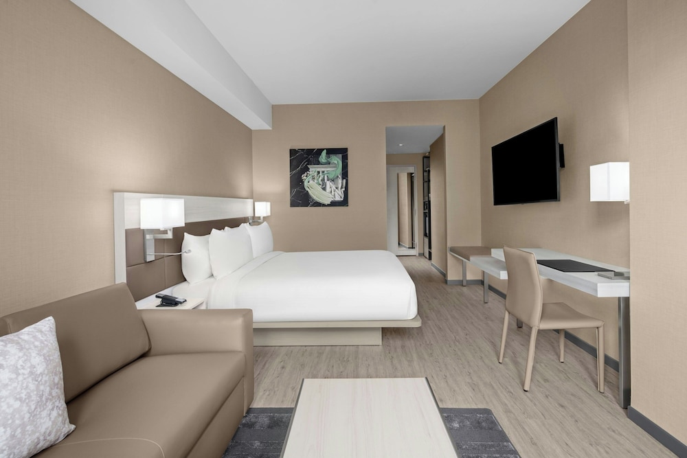 AC Hotel by Marriott Washington DC Capitol Hill Navy Yard 13/50