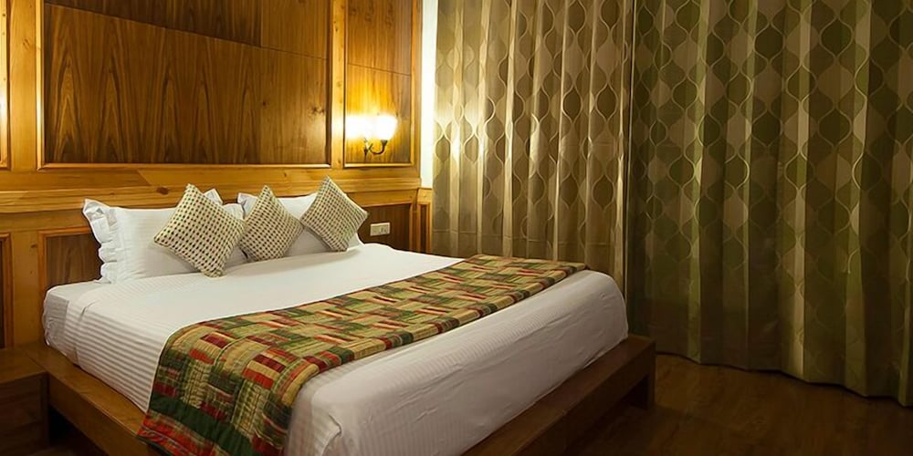 Vivaan The Sunrise Resort 12/36