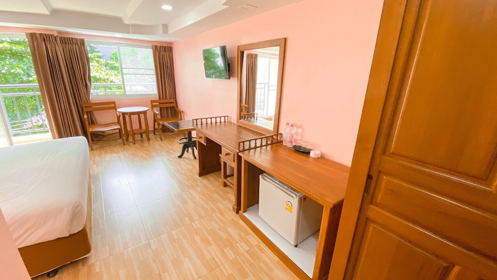 A.A. Pattaya Golden Beach Hotel 24/43