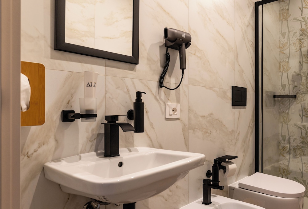 Aiello Hotels - Isola Design District 26/32